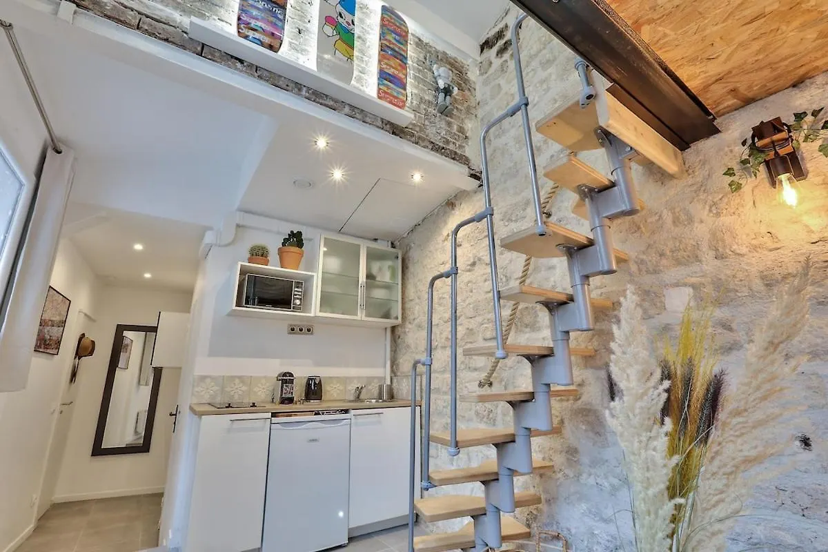 Apartment Studio Walking Distance From Marais With Mobile Ac Paris