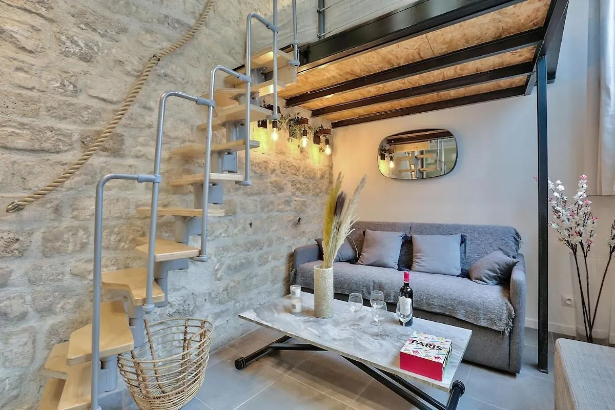 Studio Walking Distance From Marais With Mobile Ac Paris Apartment