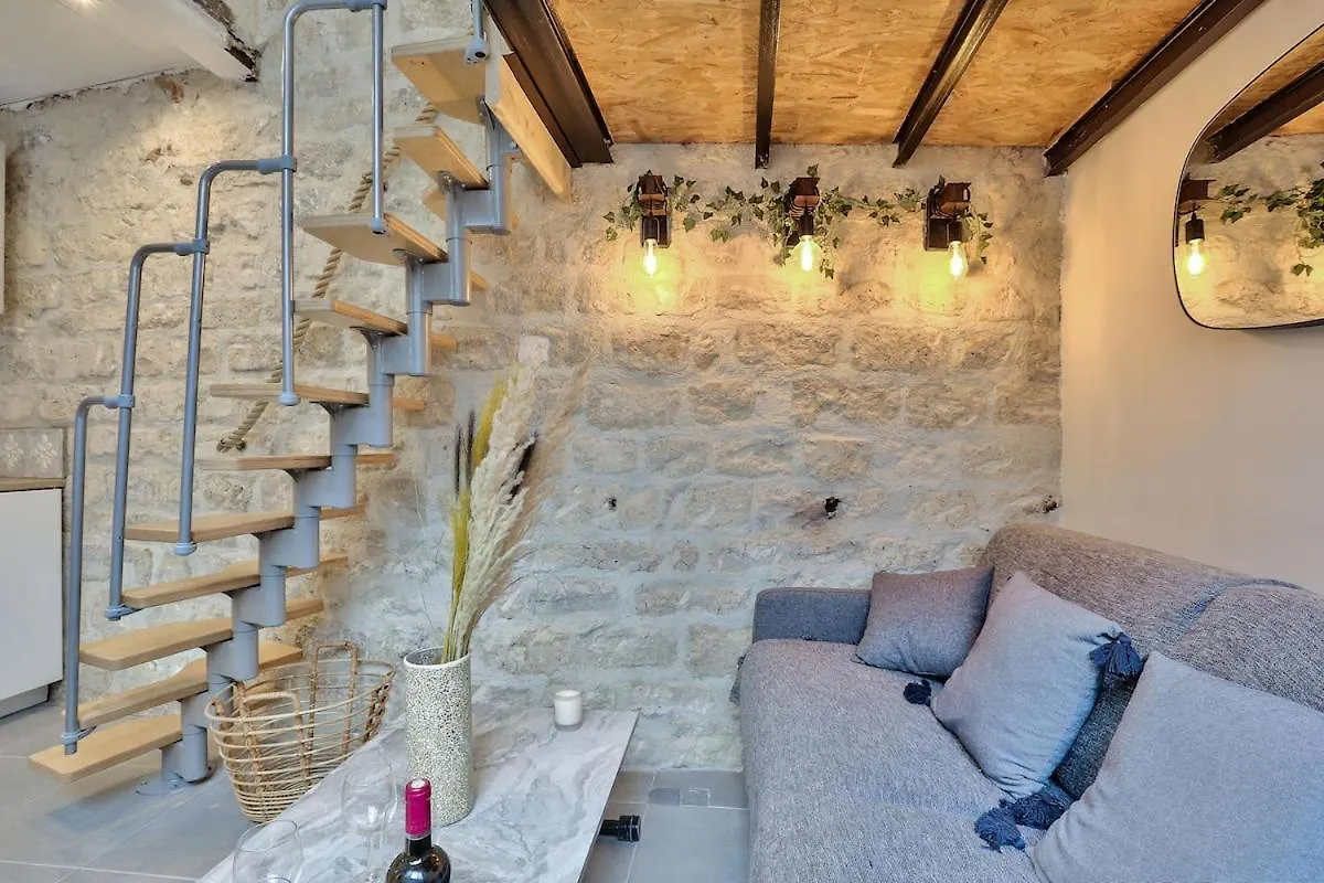 Studio Walking Distance From Marais With Mobile Ac Paříž